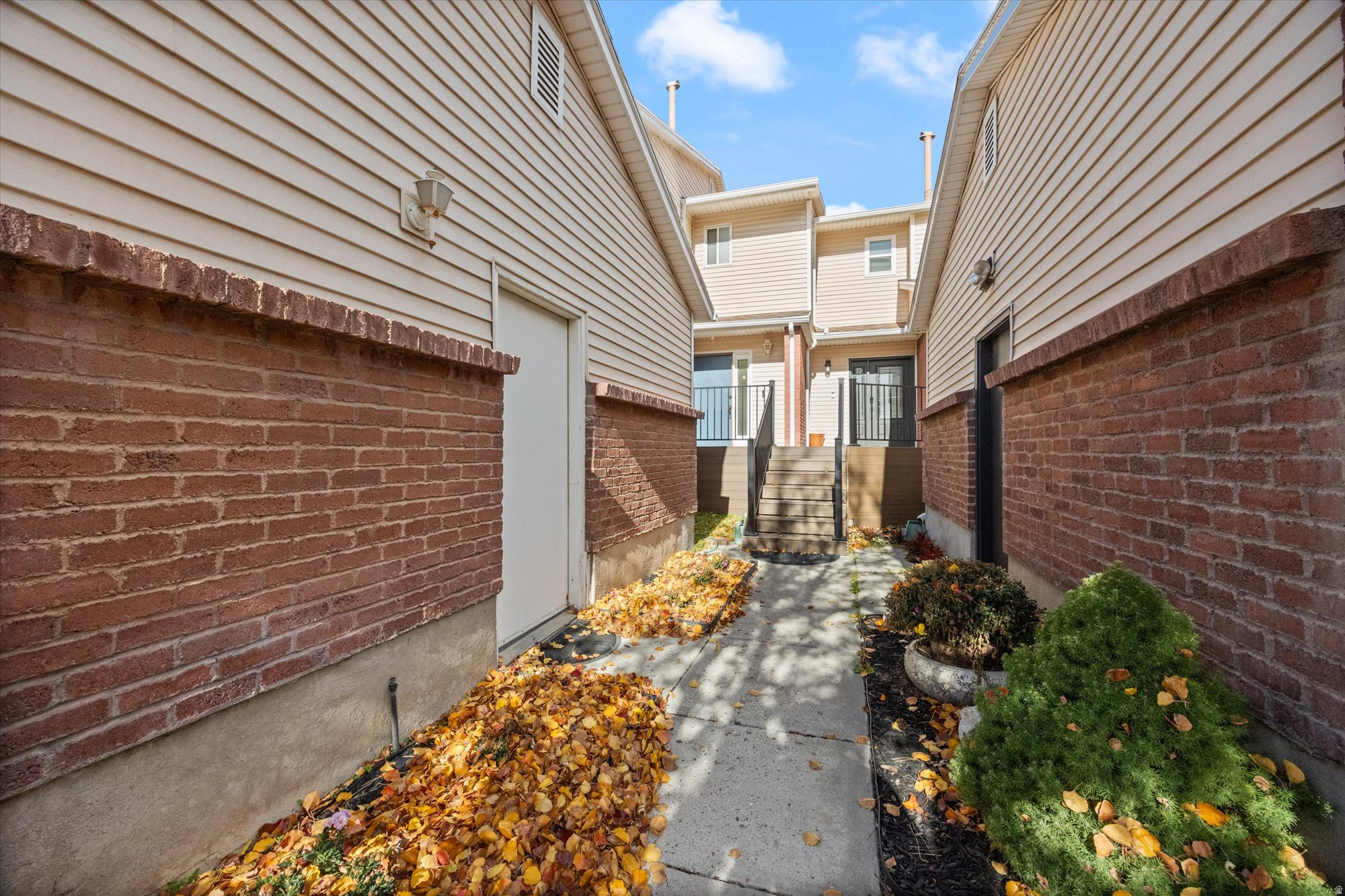 SANDY HIGHLANDS - Residential