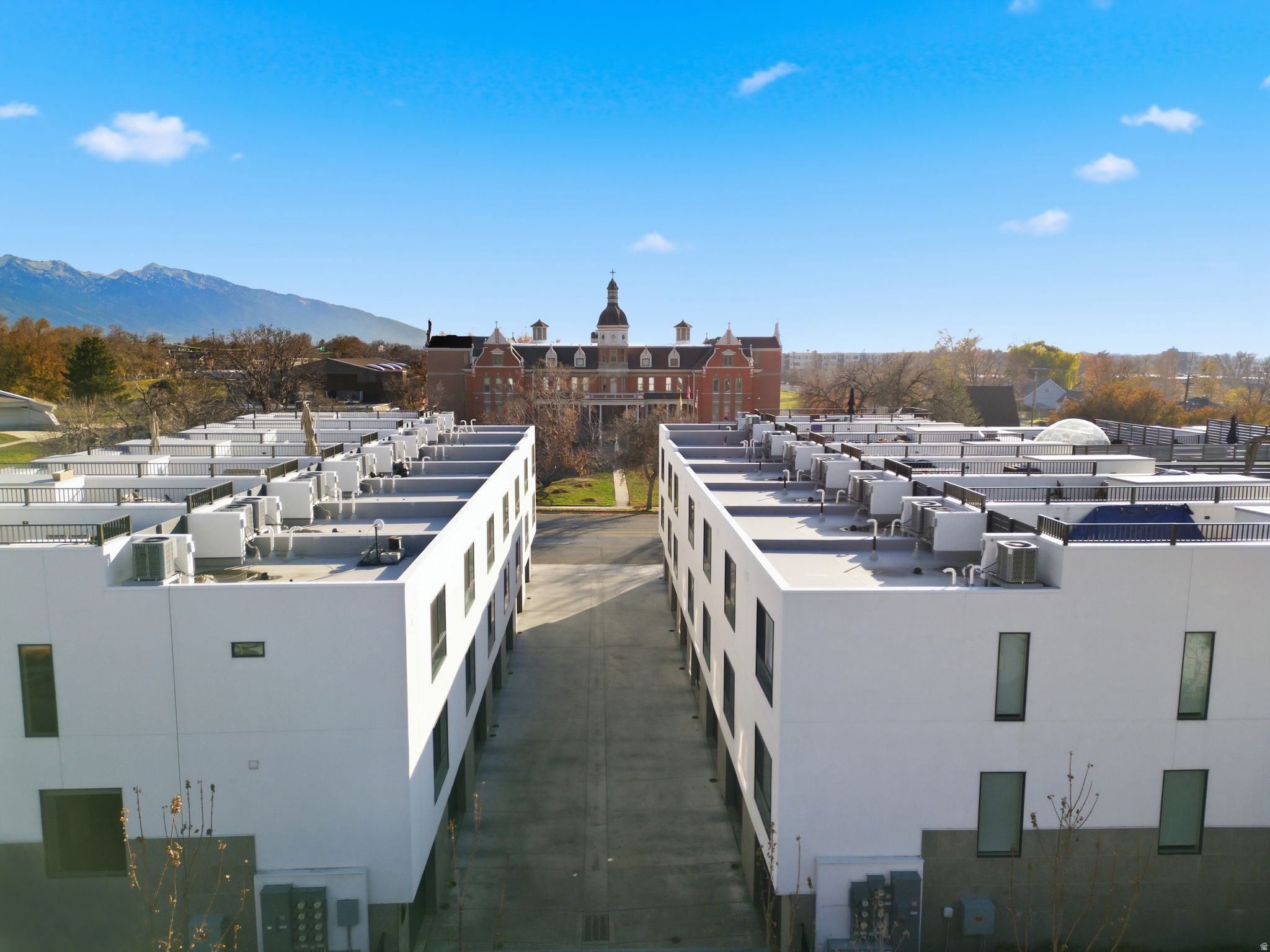 TWENTY ONE LOFTS - Residential