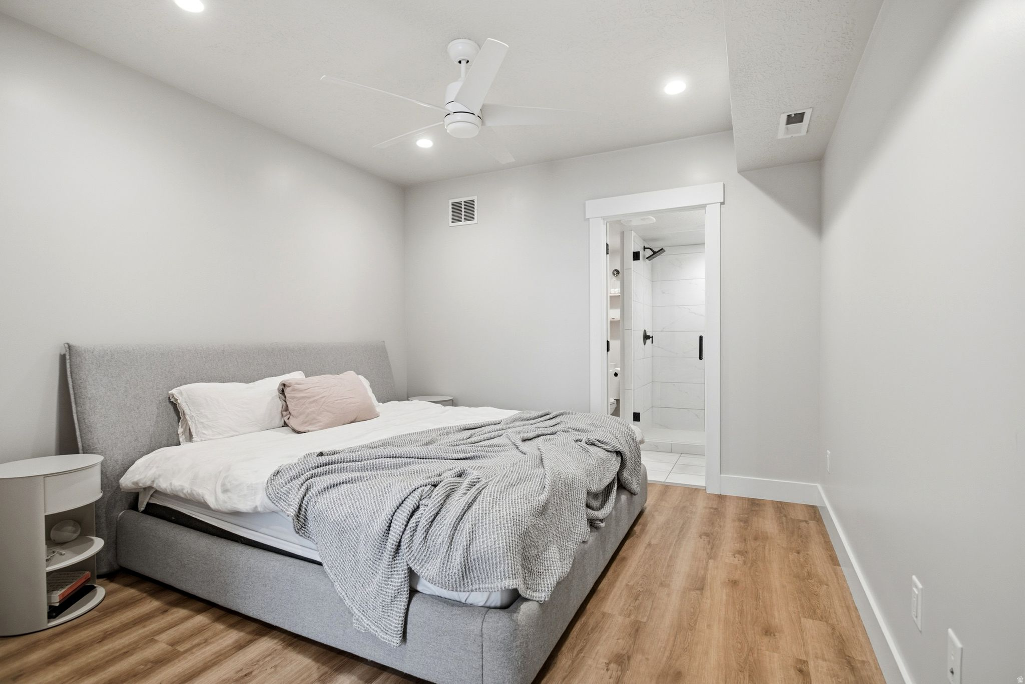 TWENTY ONE LOFTS - Residential