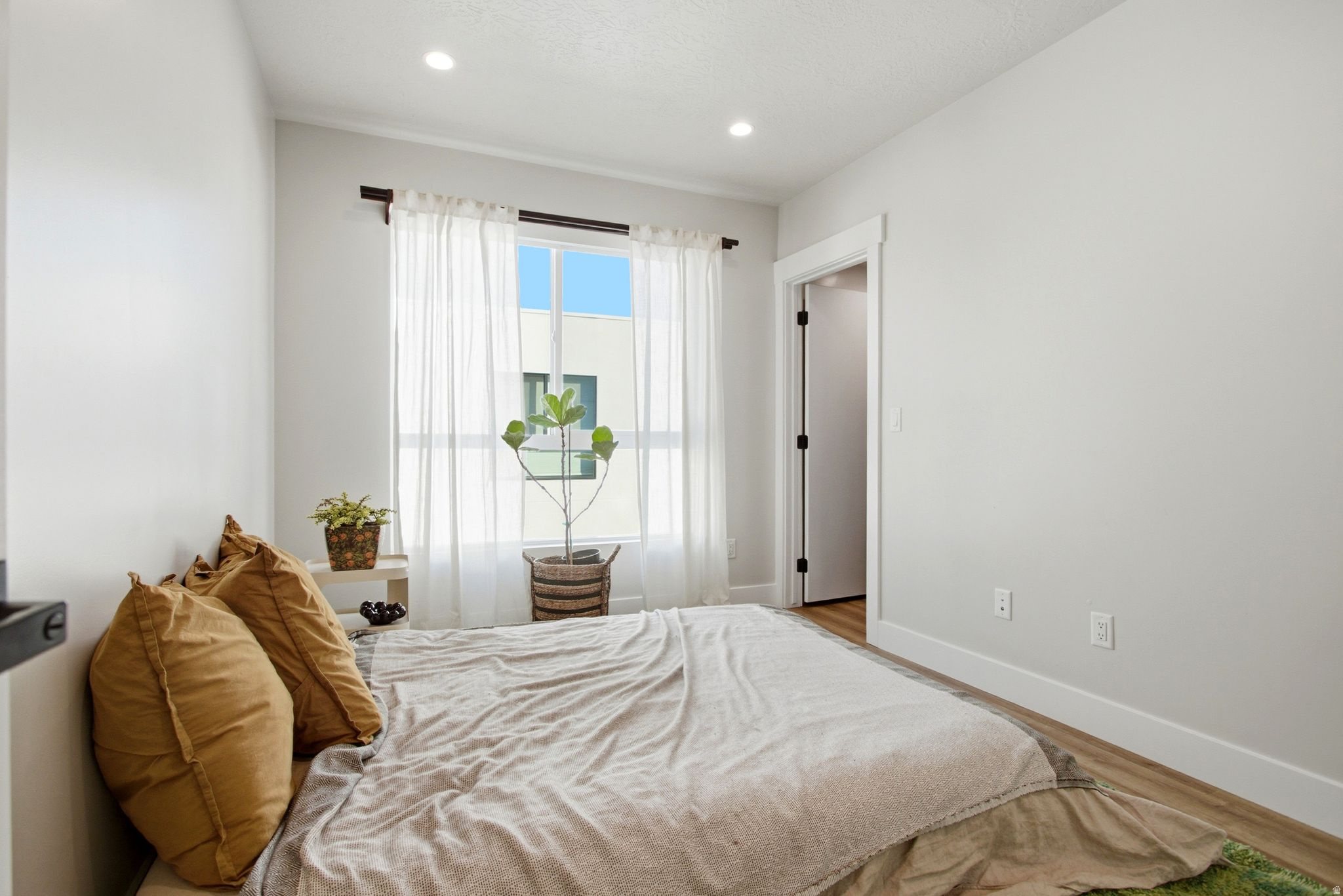 TWENTY ONE LOFTS - Residential