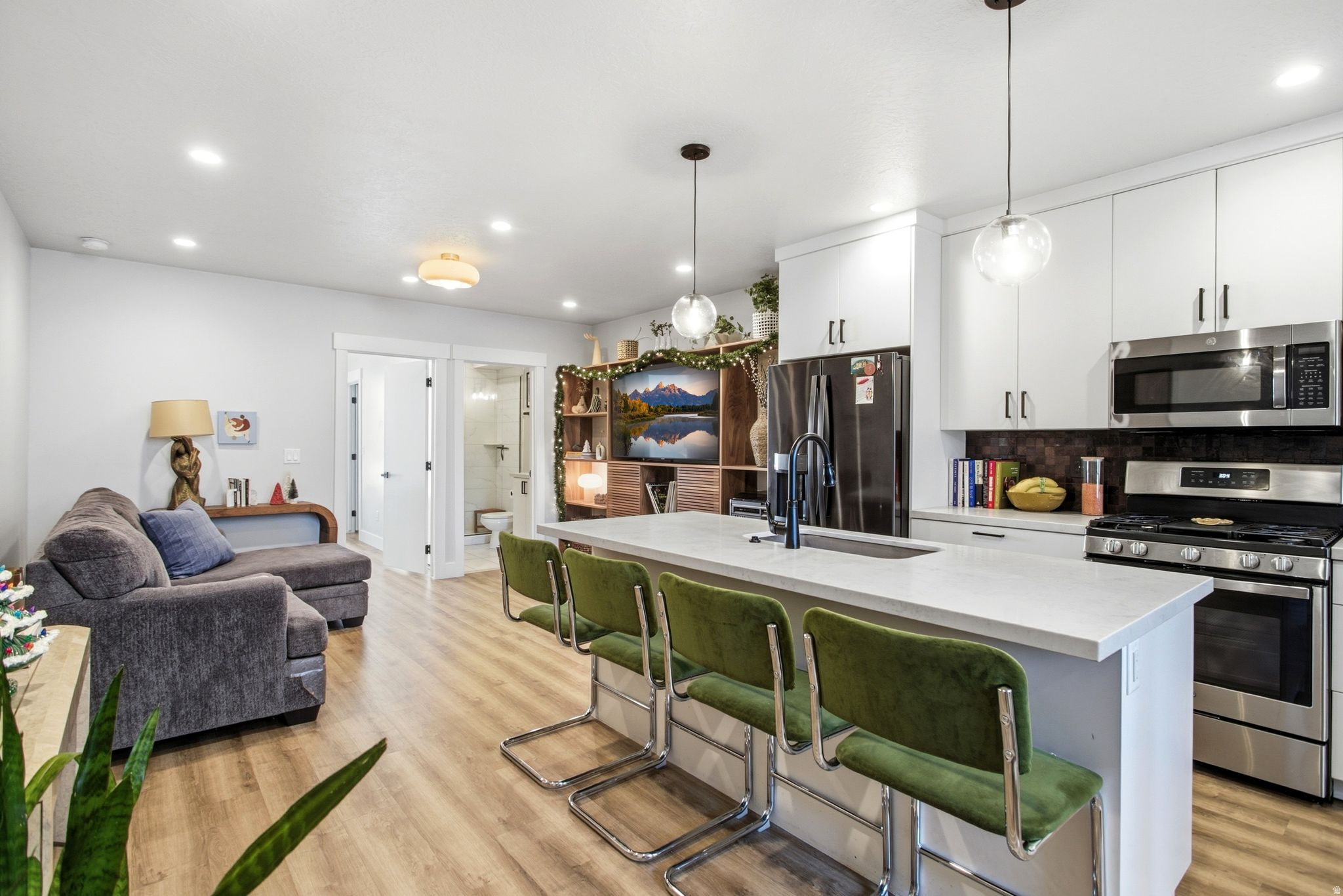 TWENTY ONE LOFTS - Residential