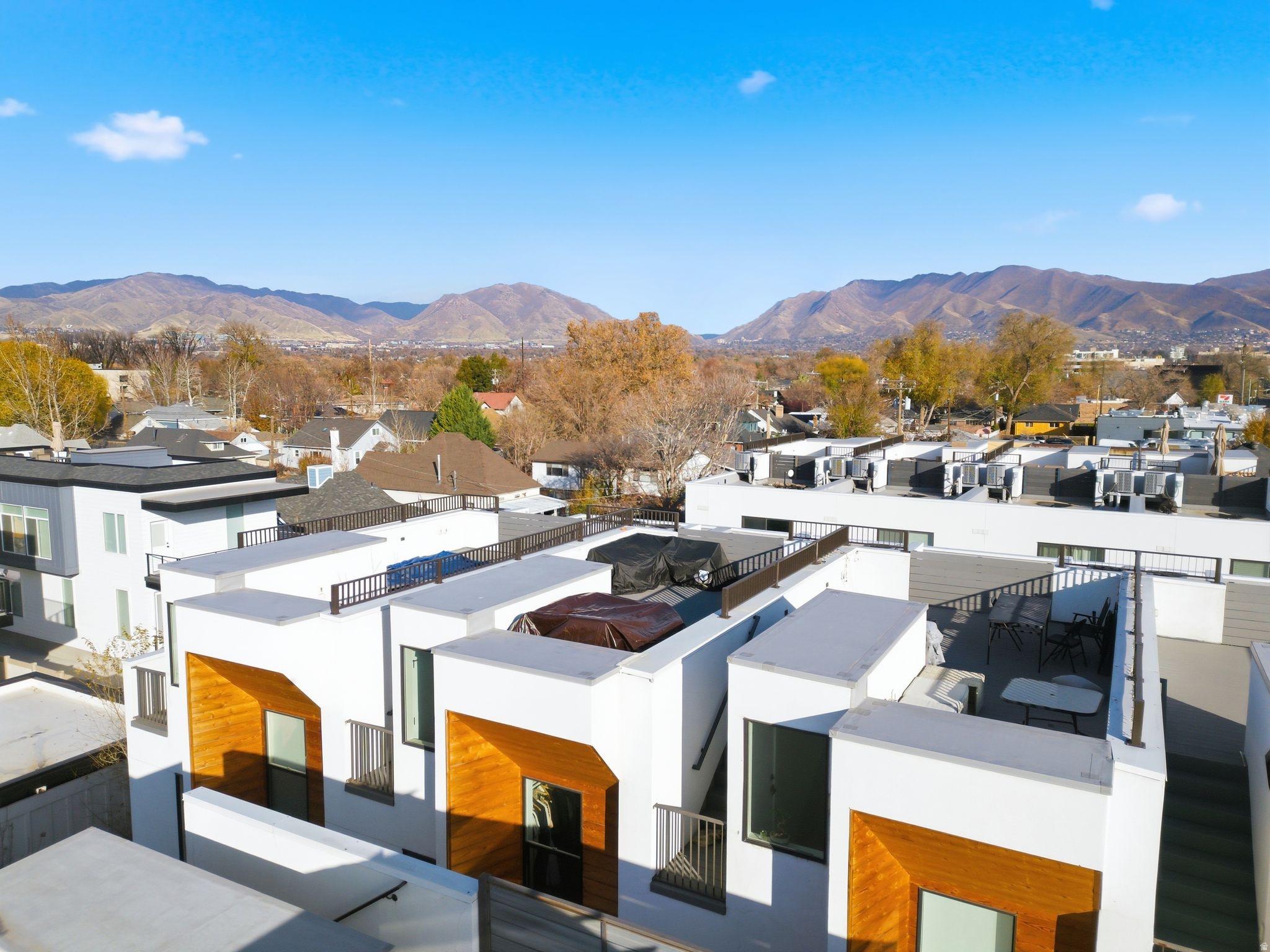 TWENTY ONE LOFTS - Residential