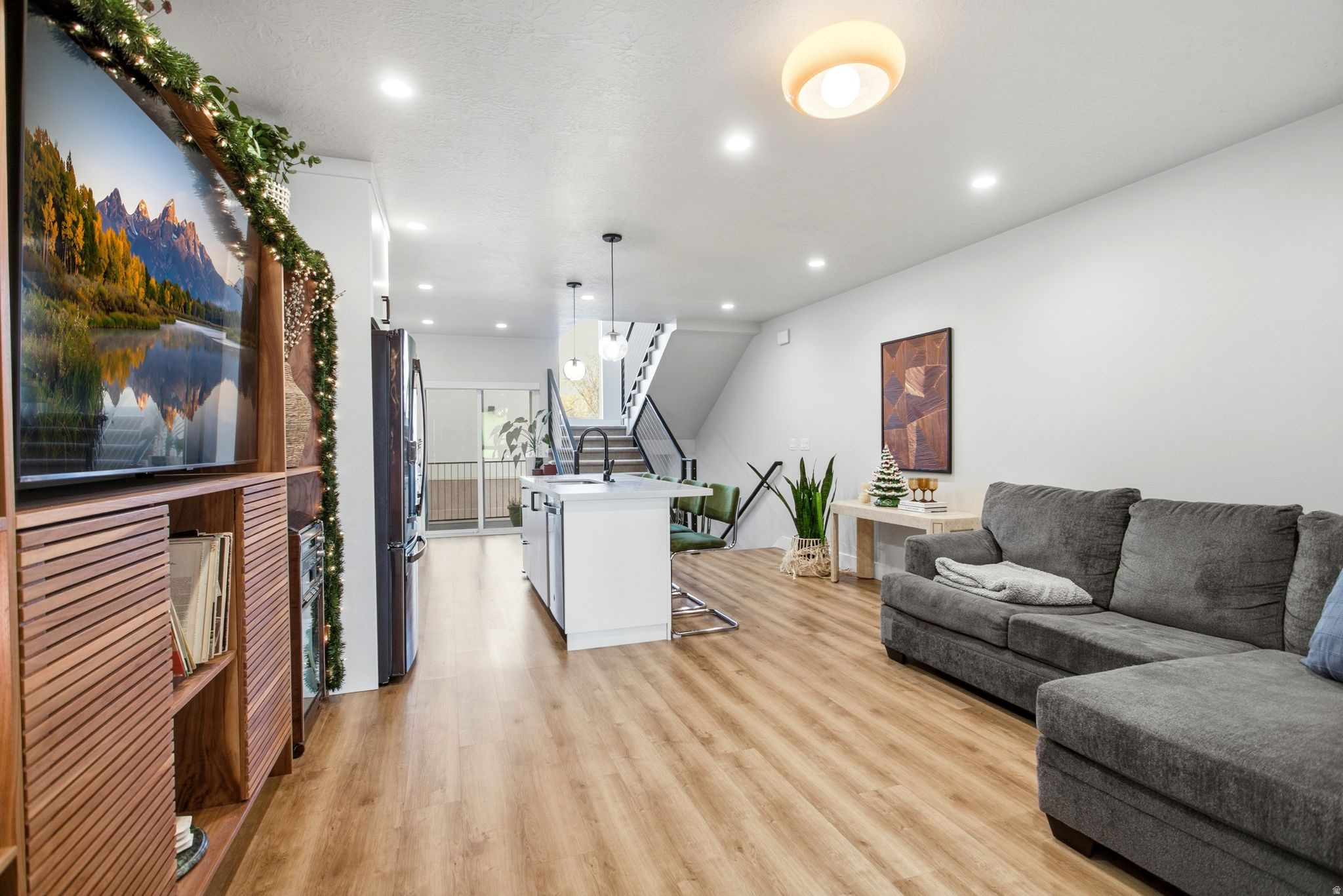 TWENTY ONE LOFTS - Residential