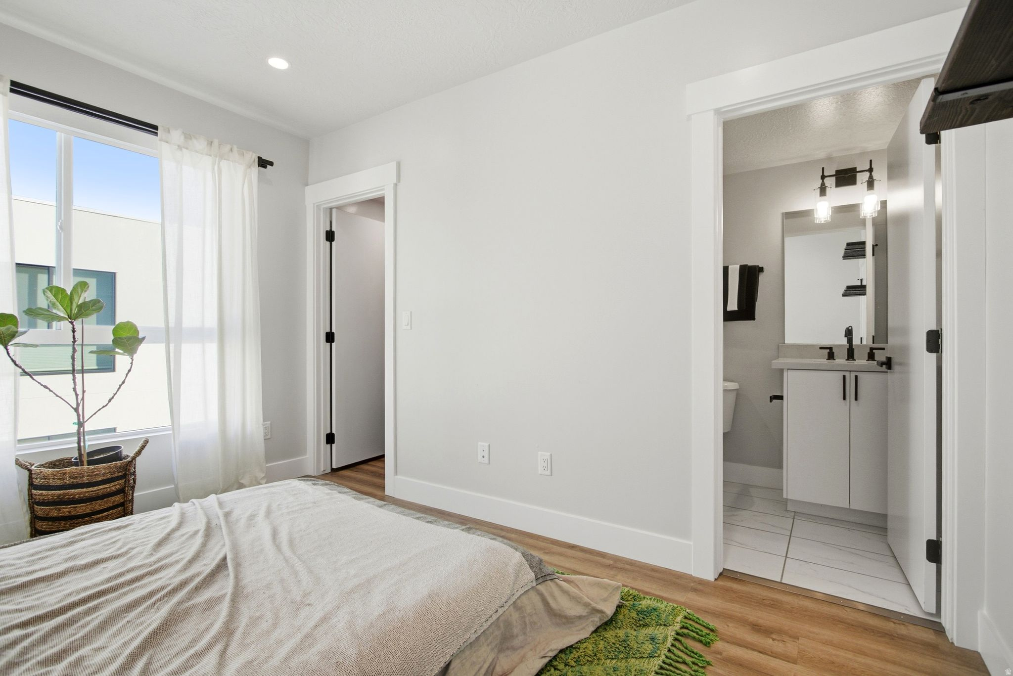 TWENTY ONE LOFTS - Residential