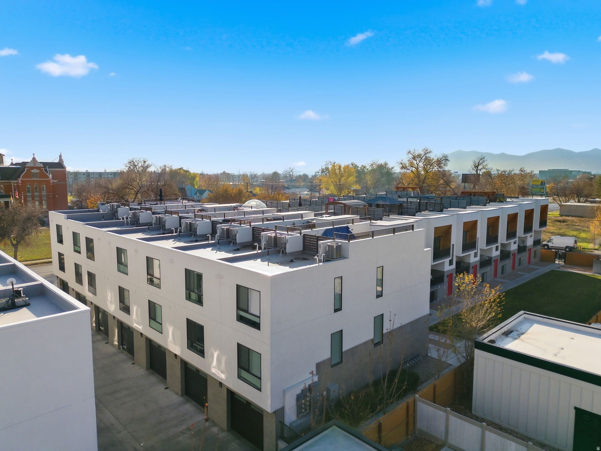 TWENTY ONE LOFTS - Residential