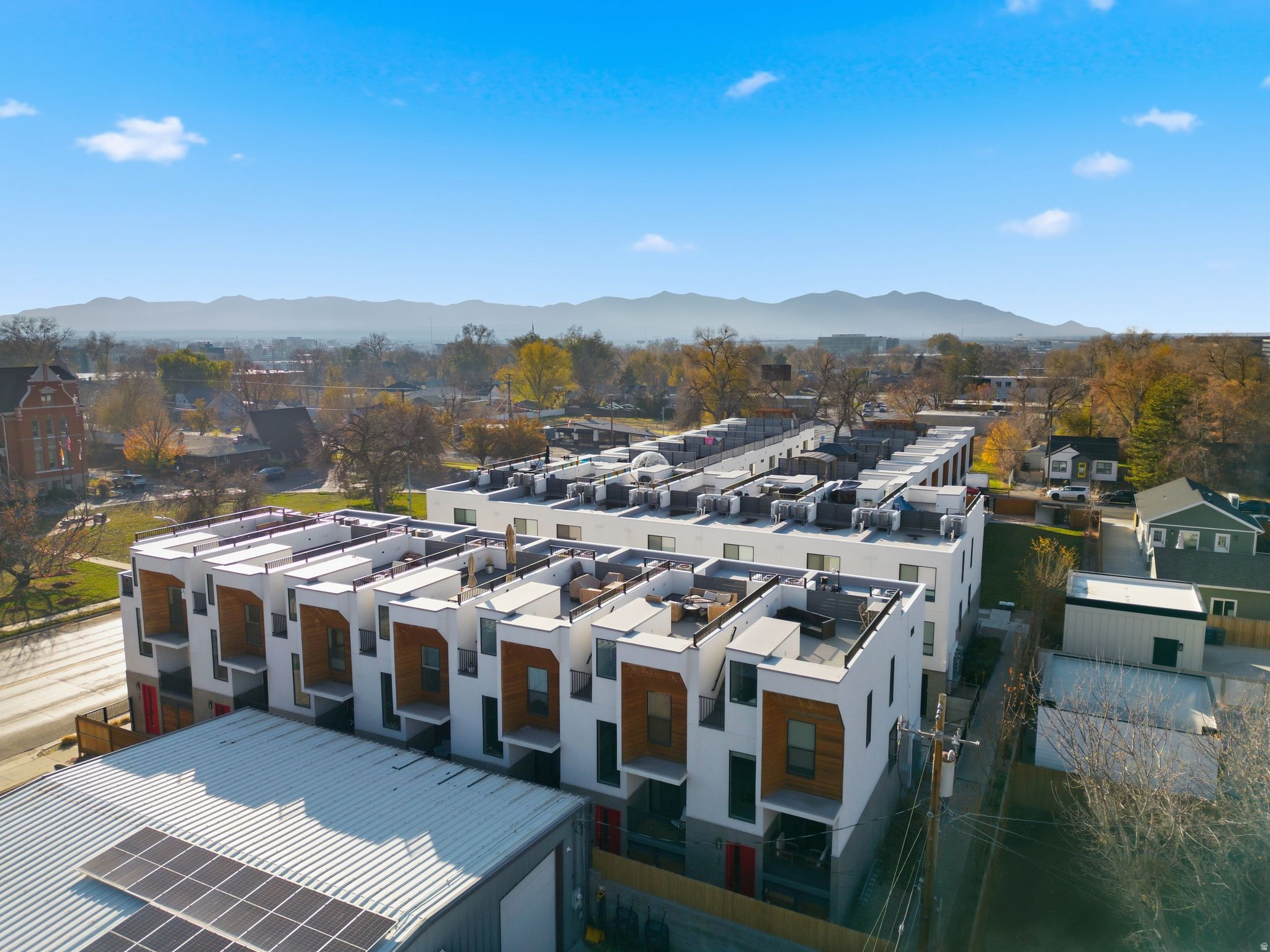 TWENTY ONE LOFTS - Residential