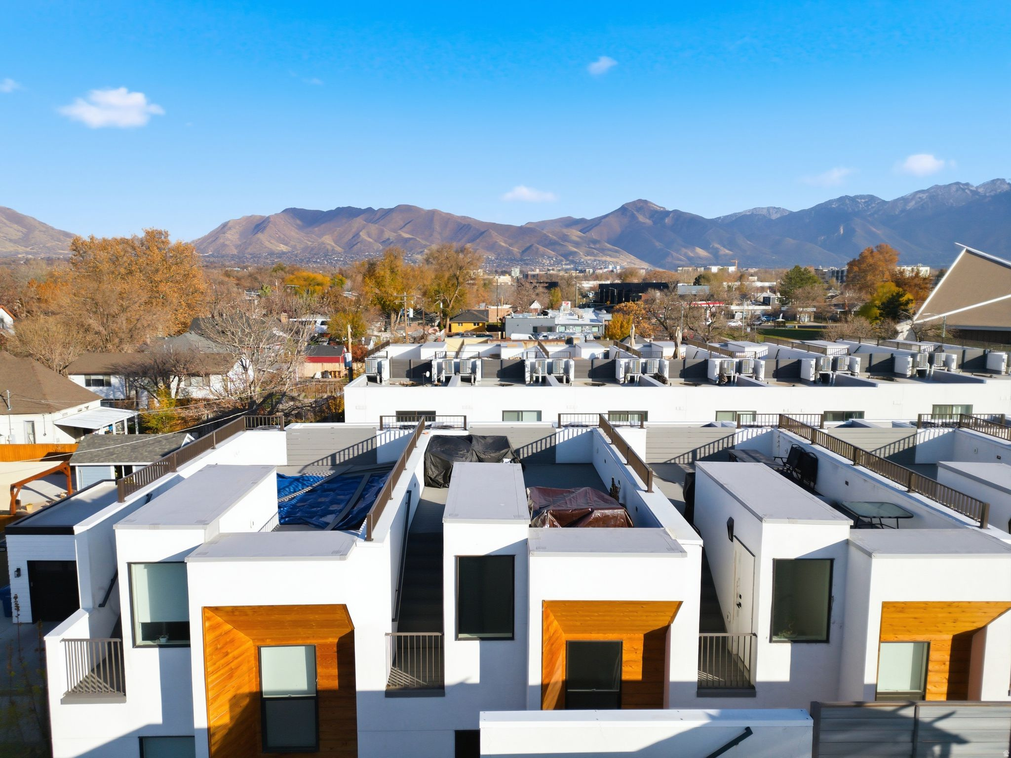 TWENTY ONE LOFTS - Residential