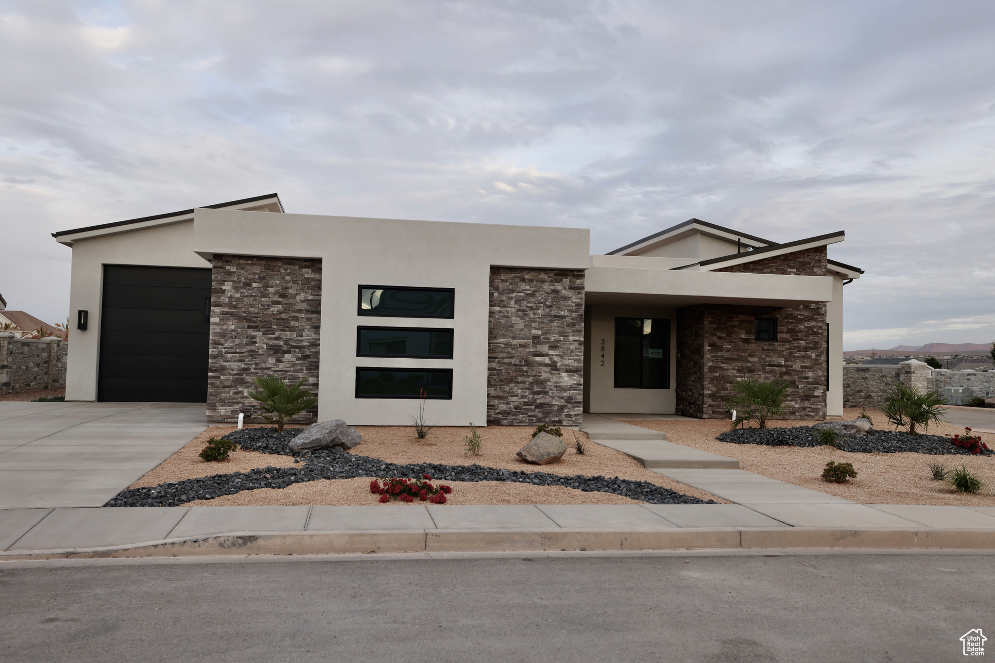 HAWKEYE POINT - Residential