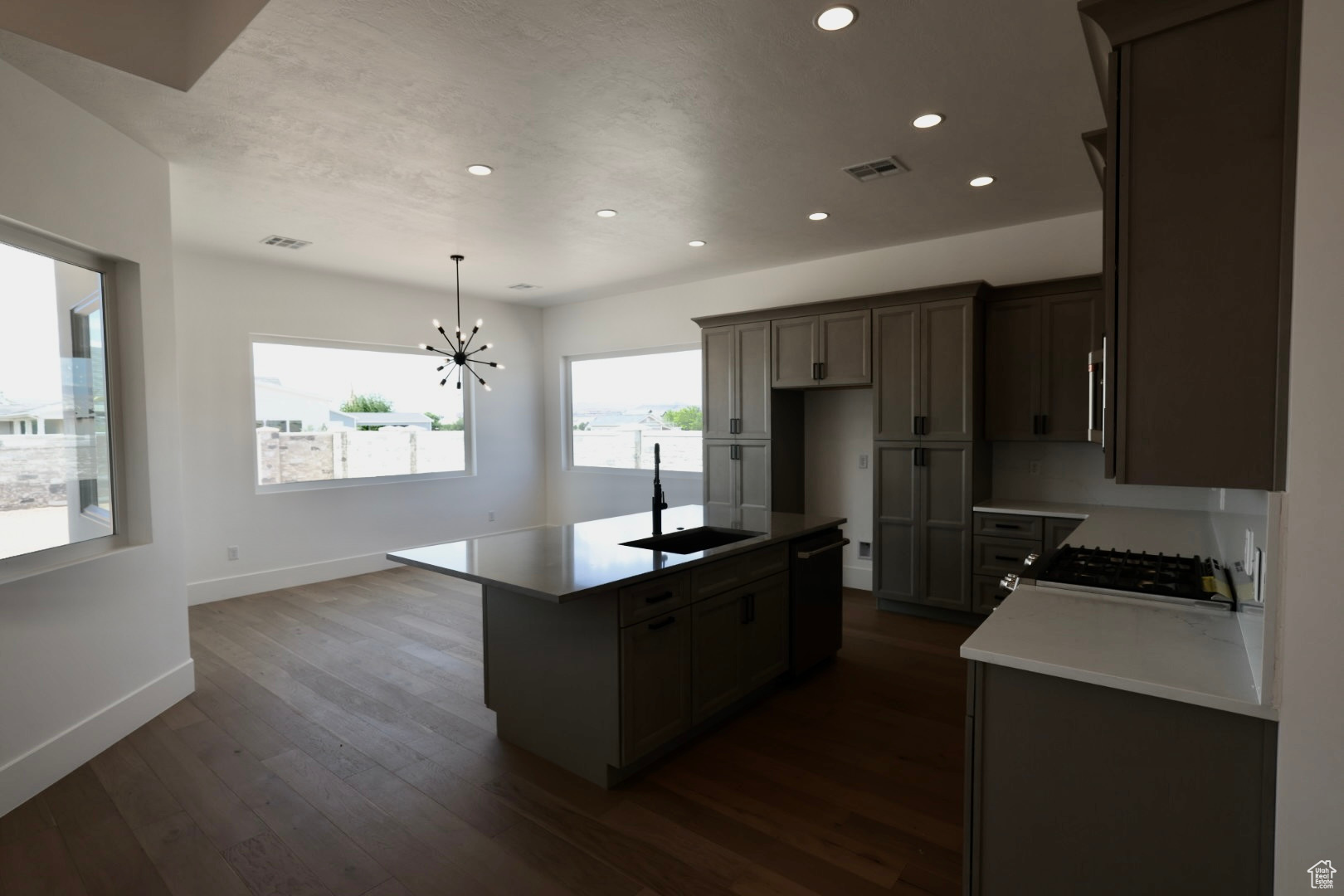 HAWKEYE POINT - Residential