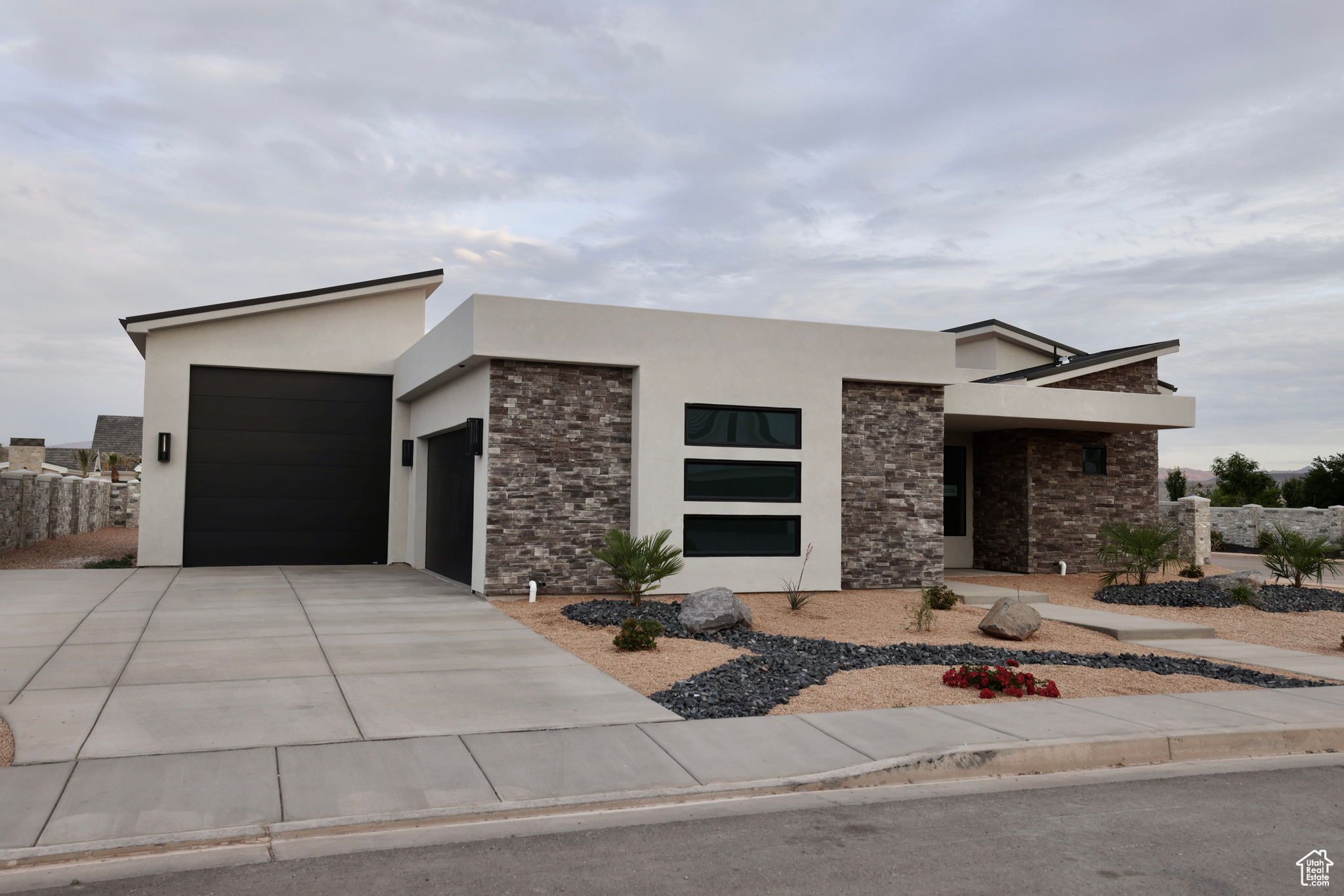 HAWKEYE POINT - Residential