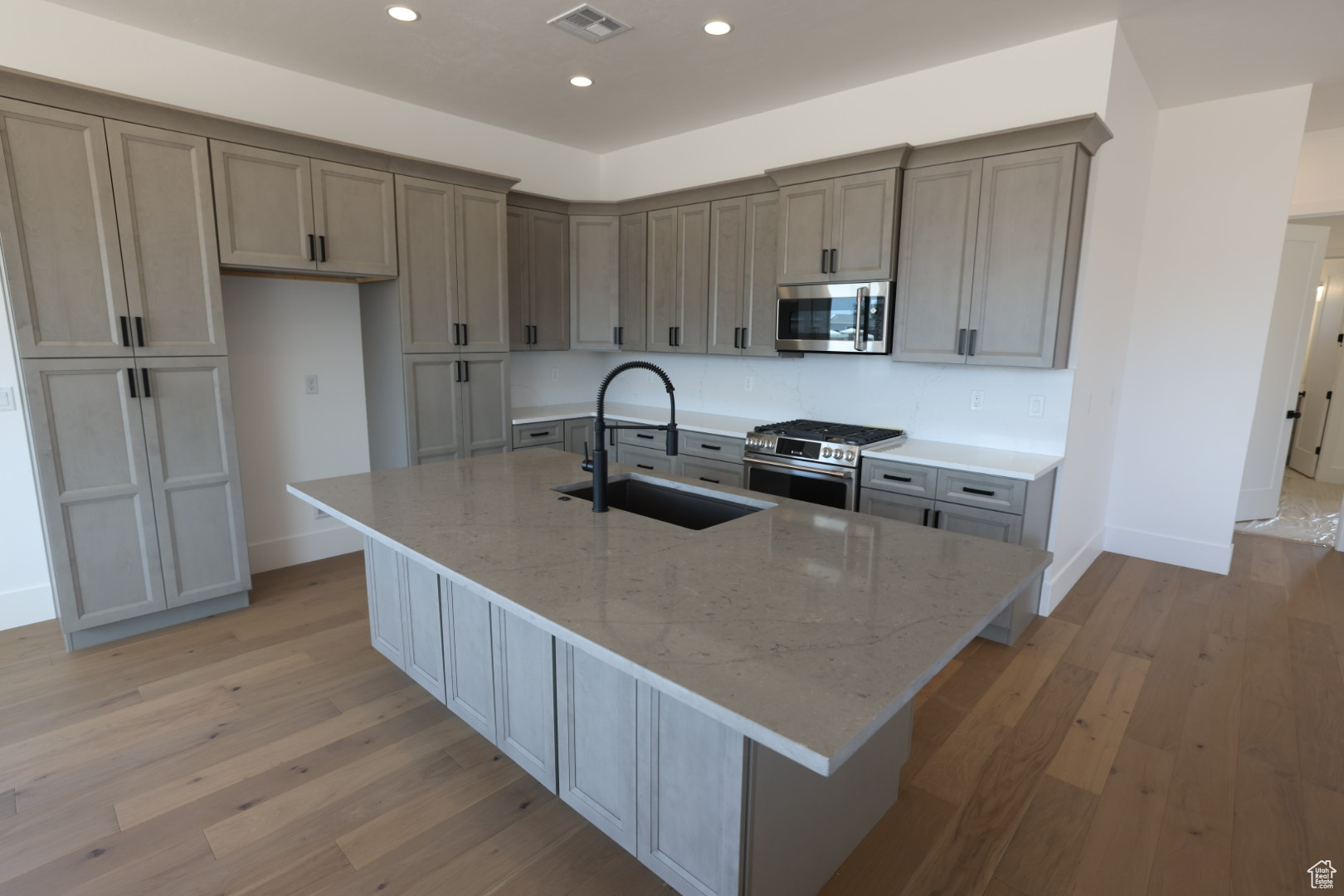 HAWKEYE POINT - Residential