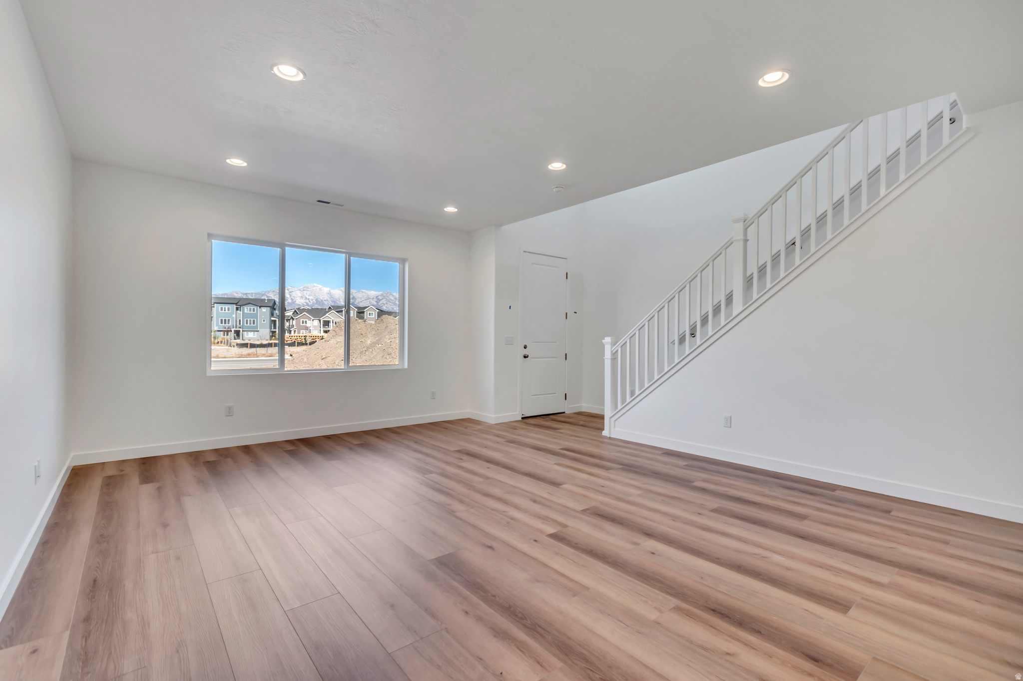 MEADOWBROOK - Residential