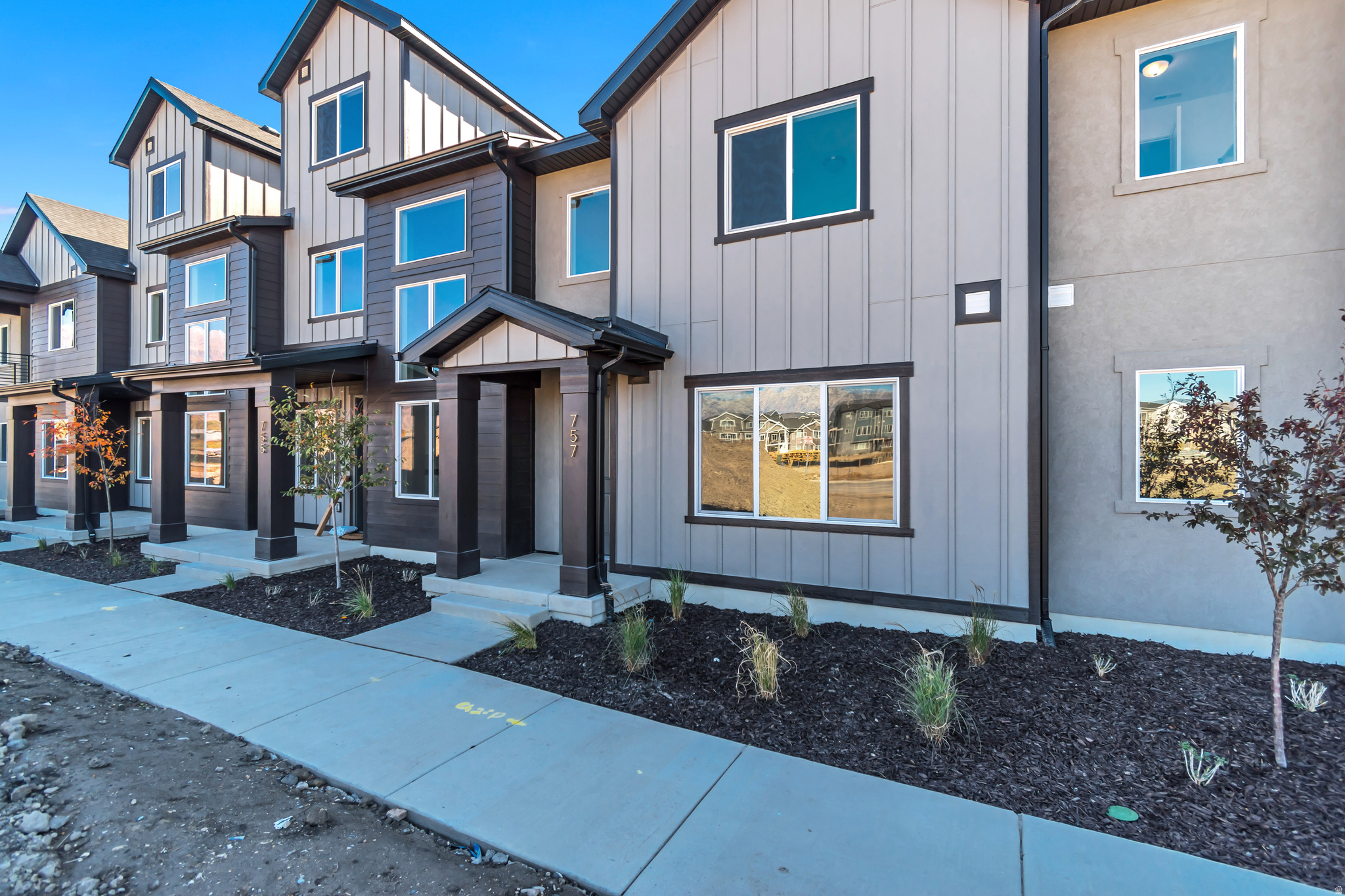 MEADOWBROOK - Residential