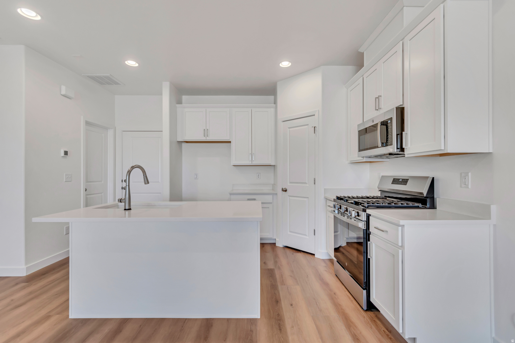 MEADOWBROOK - Residential