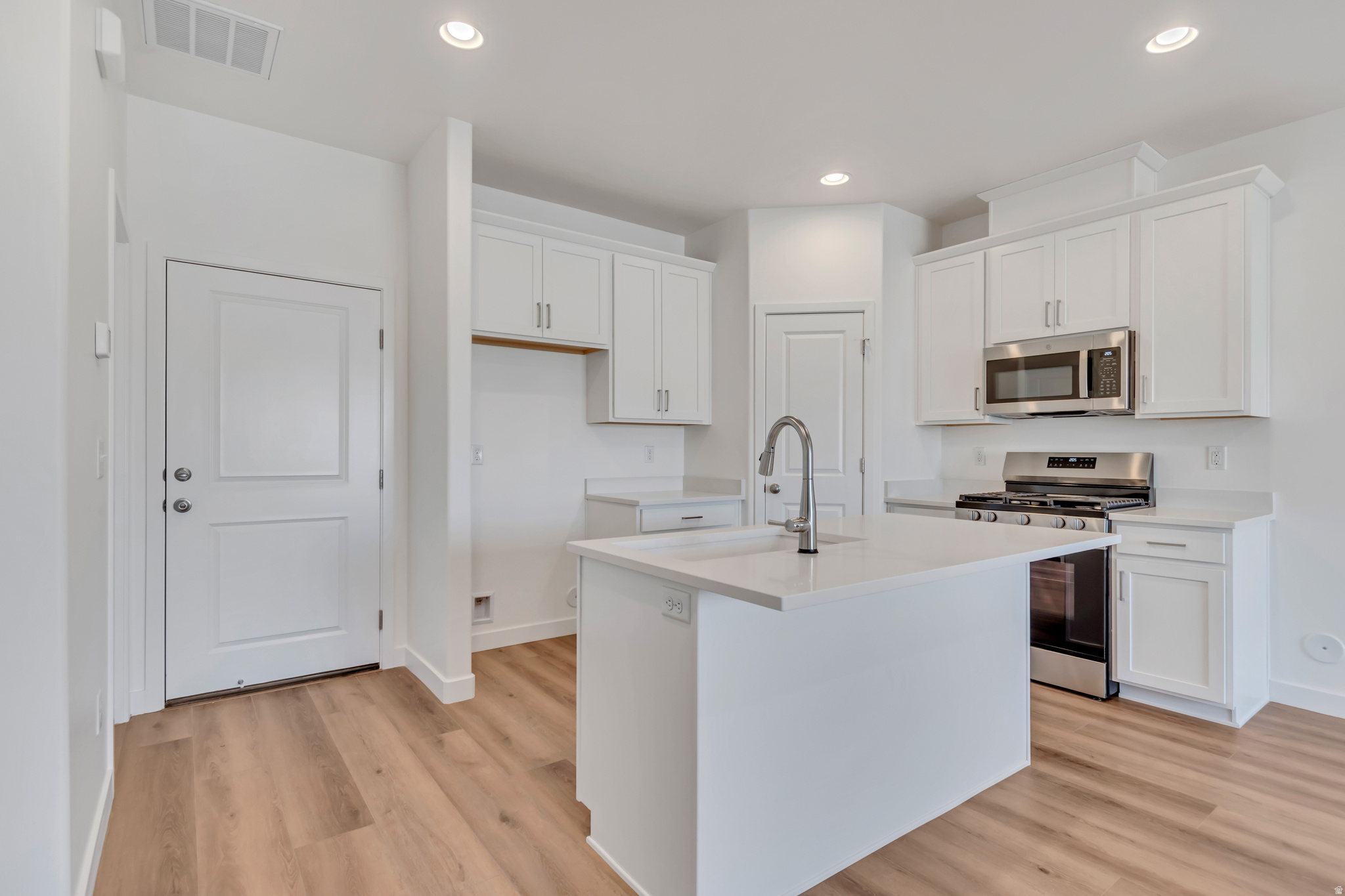 MEADOWBROOK - Residential