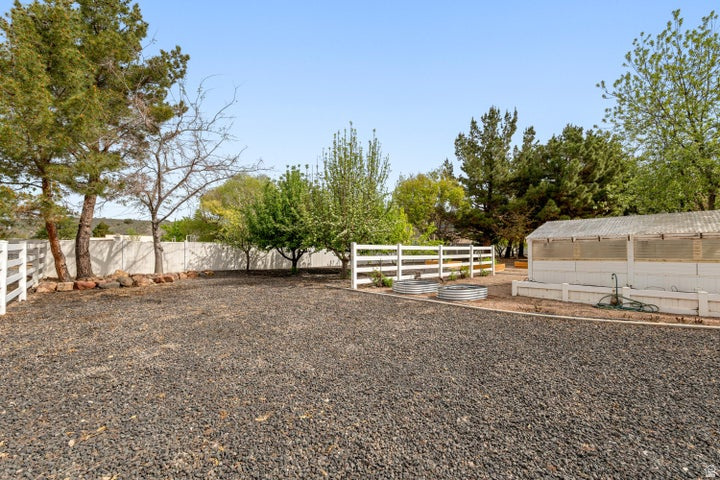 DIAMOND VALLEY ACRES - Residential