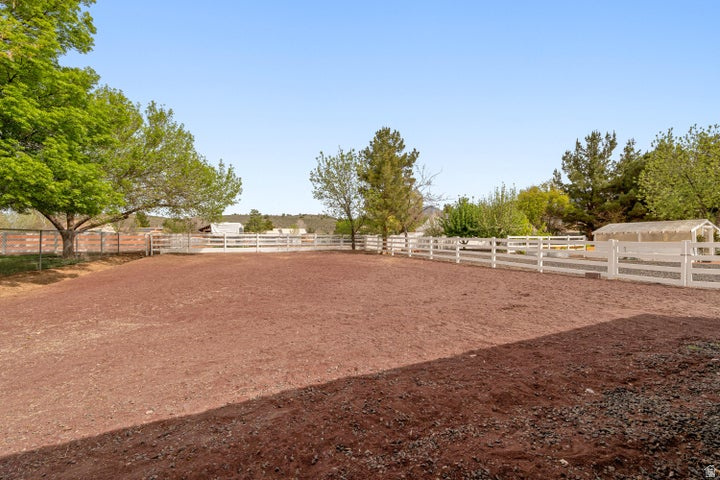 DIAMOND VALLEY ACRES - Residential