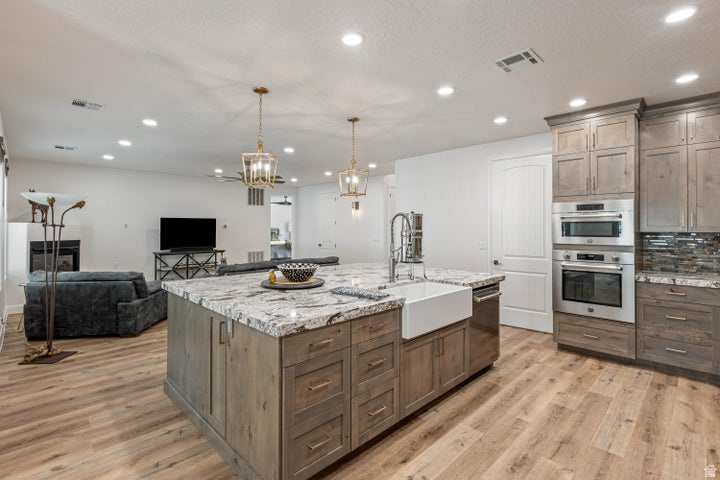 DIAMOND VALLEY ACRES - Residential