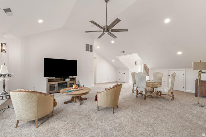 DIAMOND VALLEY ACRES - Residential