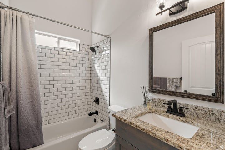 DIAMOND VALLEY ACRES - Residential