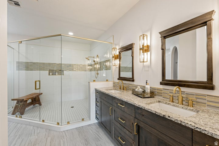 DIAMOND VALLEY ACRES - Residential