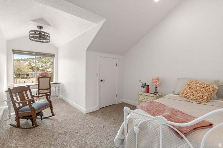 DIAMOND VALLEY ACRES - Residential