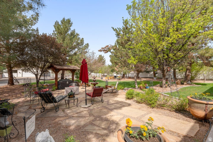 DIAMOND VALLEY ACRES - Residential