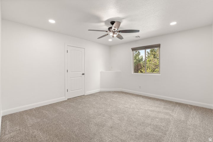 DIAMOND VALLEY ACRES - Residential