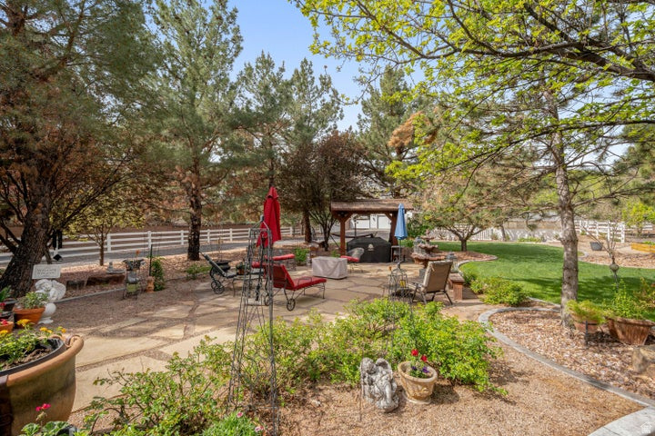 DIAMOND VALLEY ACRES - Residential