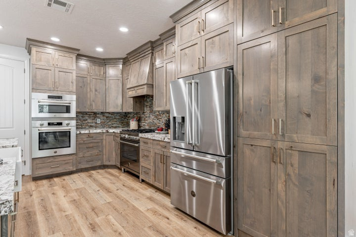 DIAMOND VALLEY ACRES - Residential