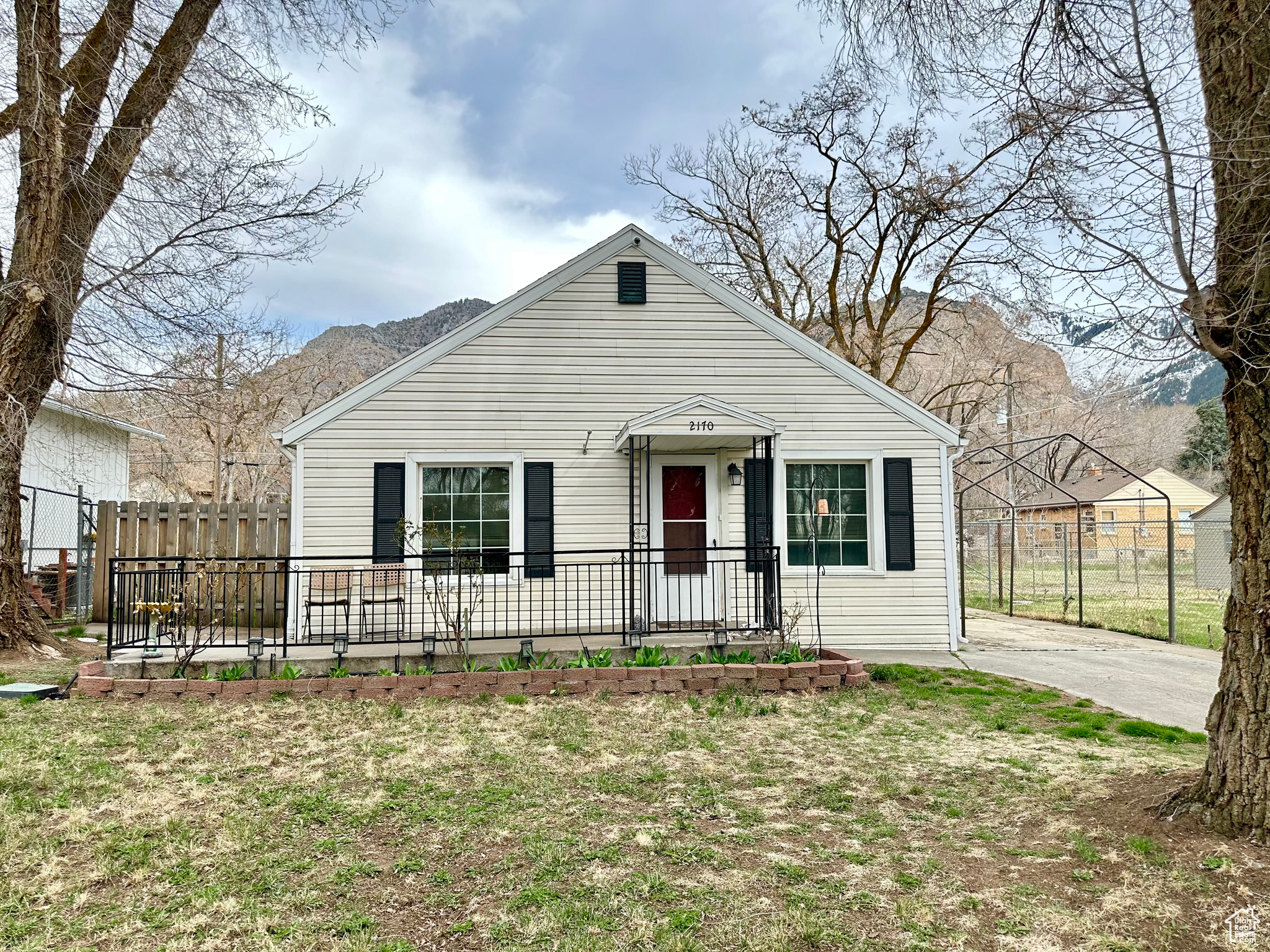 MOUNTAIN VIEW - Residential