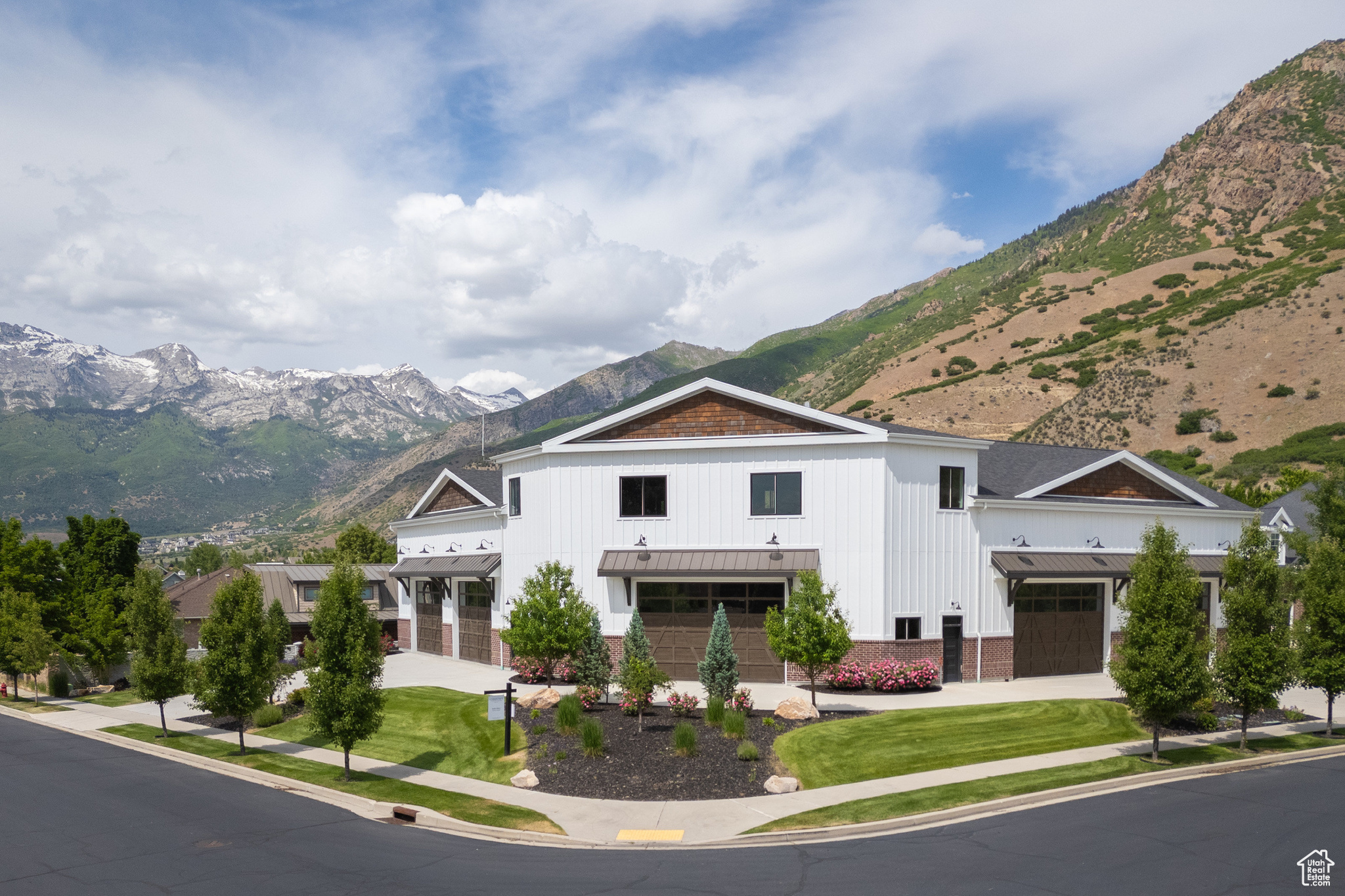 EAST MOUNTAIN ESTATES - Residential