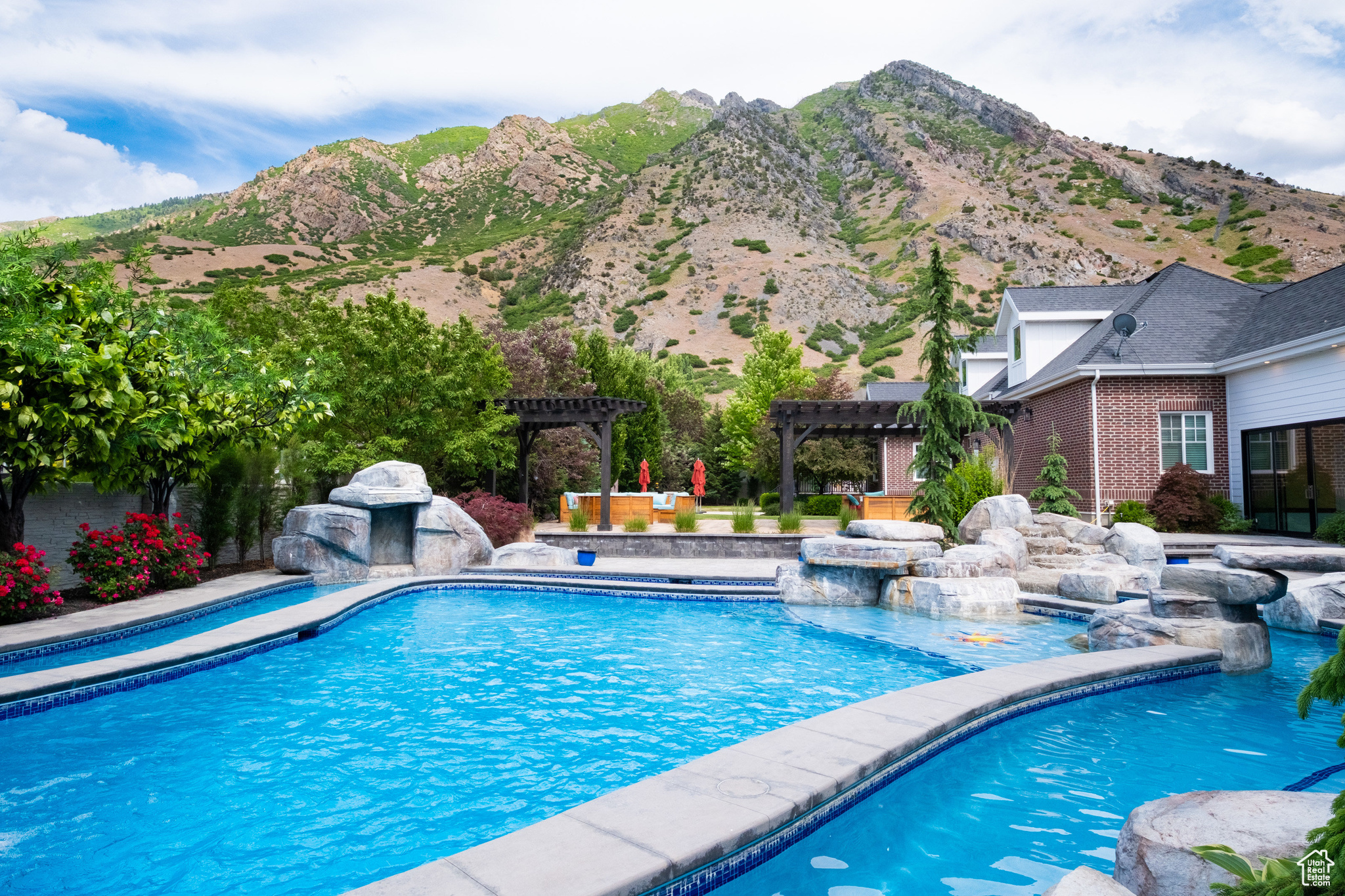 EAST MOUNTAIN ESTATES - Residential