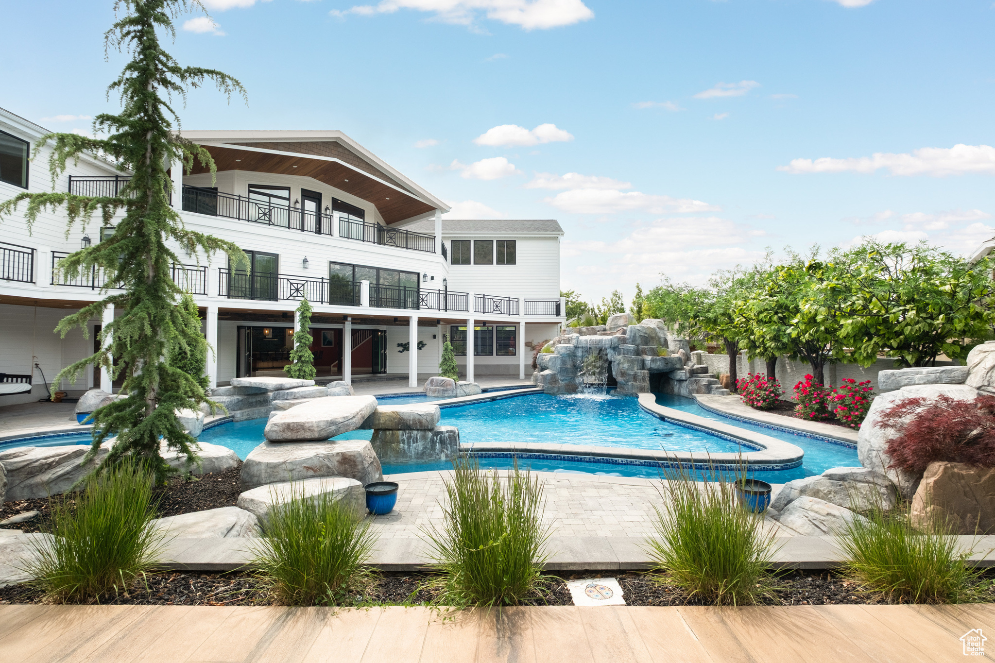 EAST MOUNTAIN ESTATES - Residential