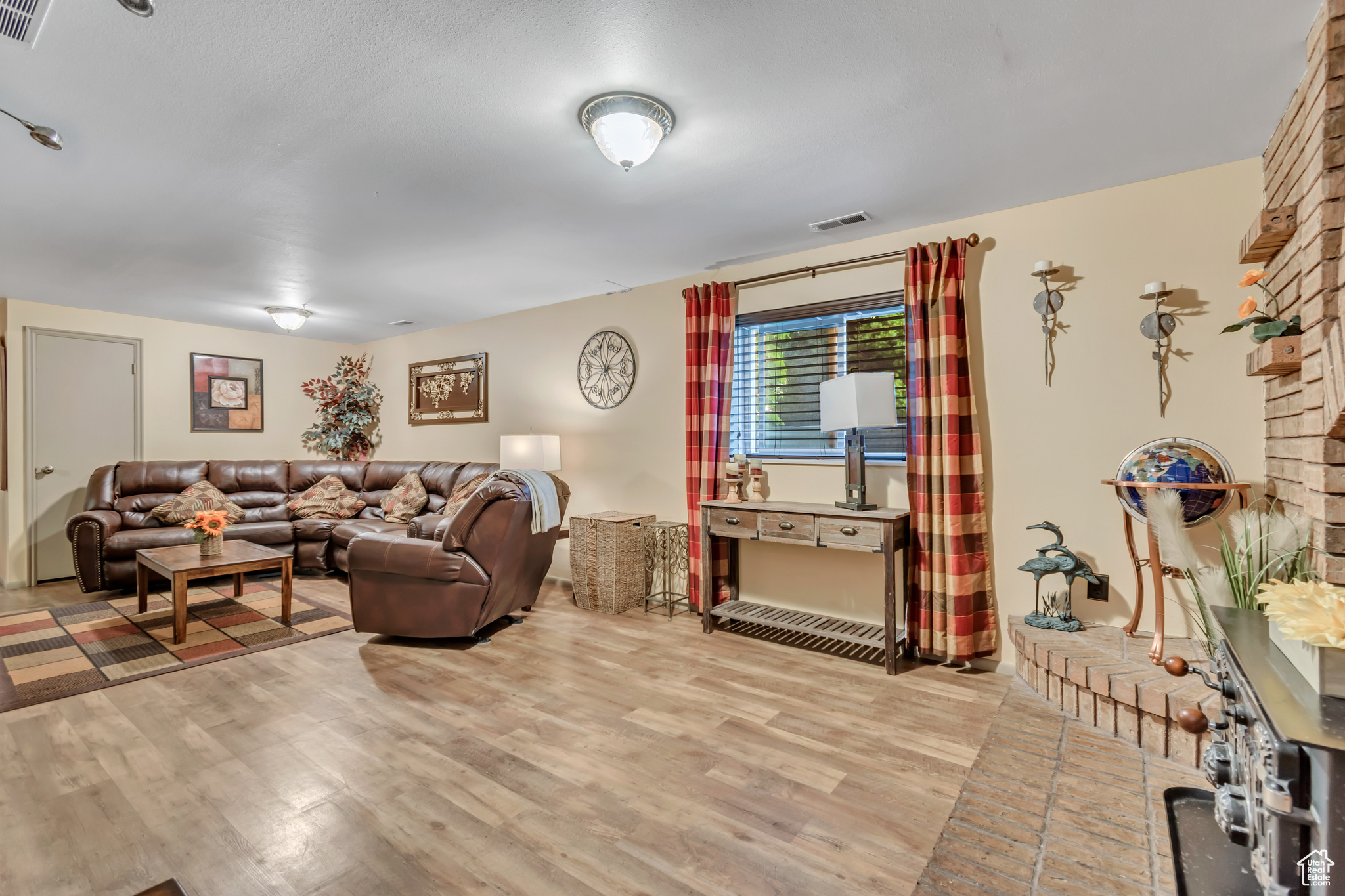 MANORLY COURT - Residential