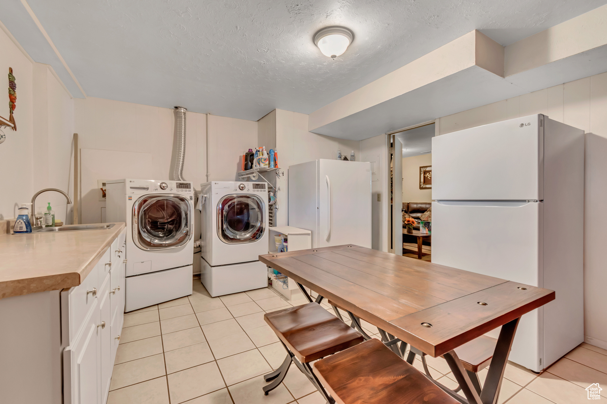 MANORLY COURT - Residential