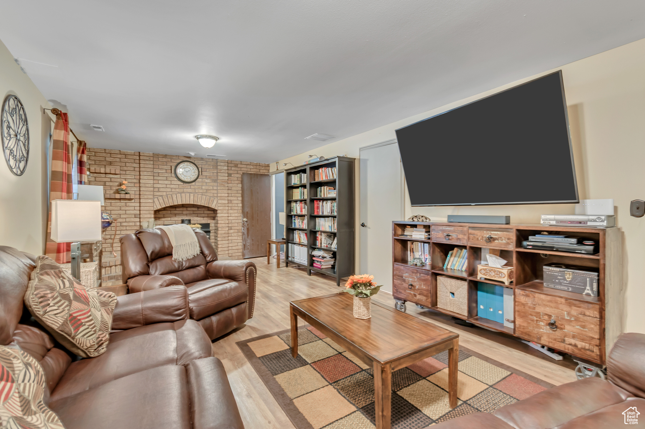 MANORLY COURT - Residential