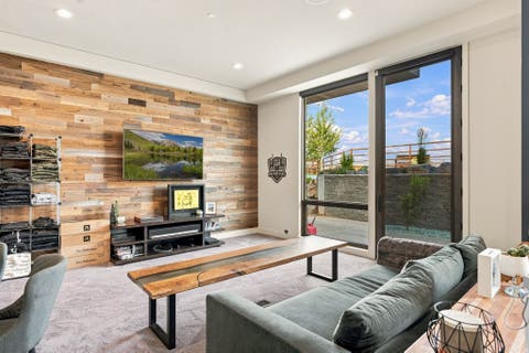 Tiny photo for 1315 N 6900 E, Huntsville, UT 84317 (MLS # 2178238)