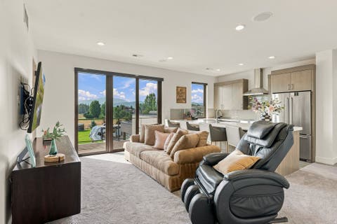 Tiny photo for 1315 N 6900 E, Huntsville, UT 84317 (MLS # 2178238)