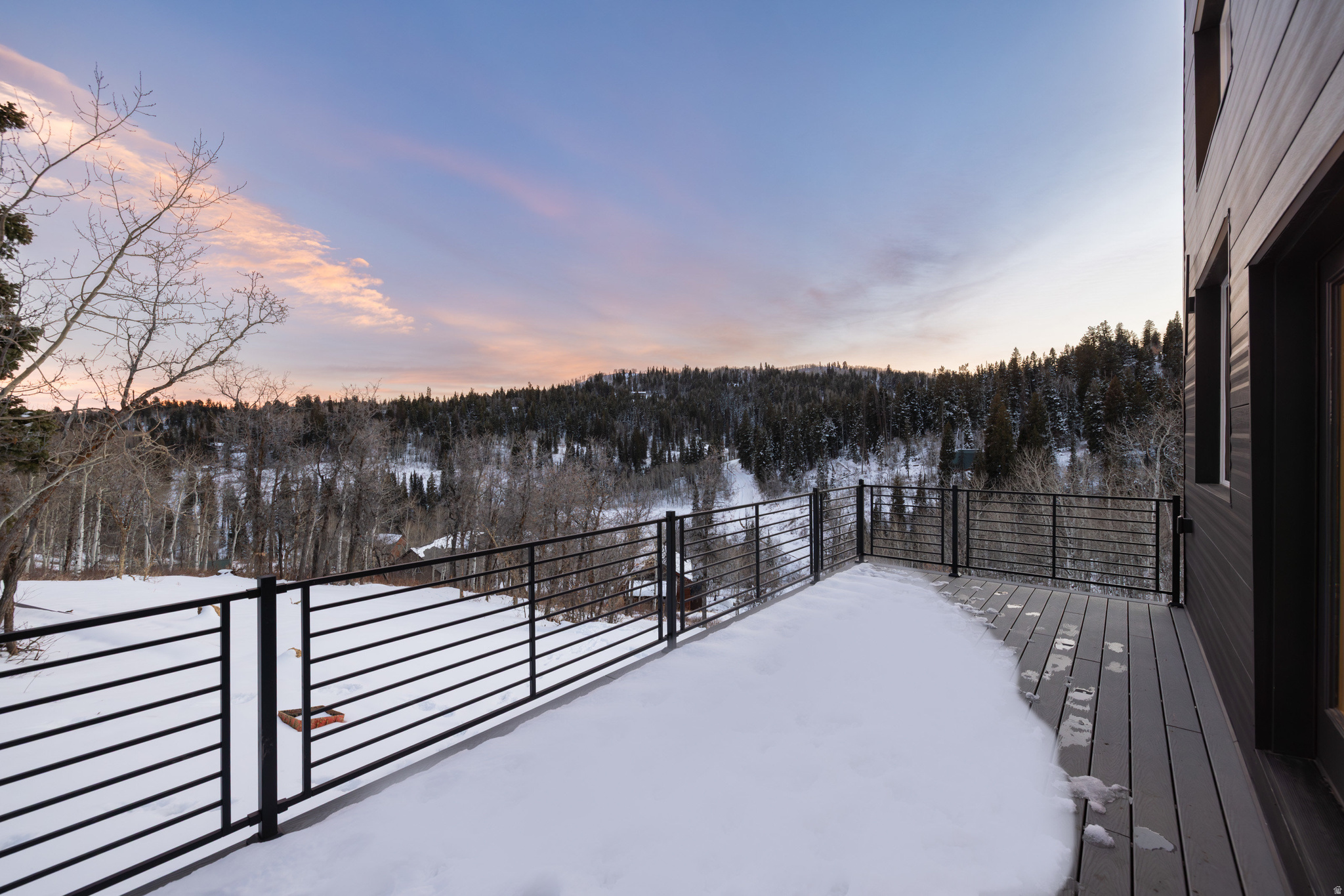 PINE MEADOWS - Residential