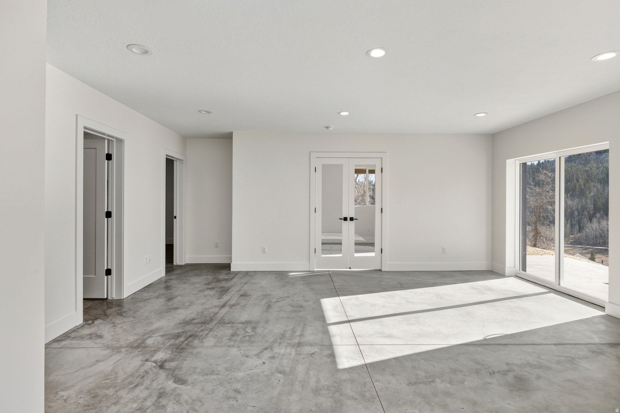 PINE MEADOWS - Residential