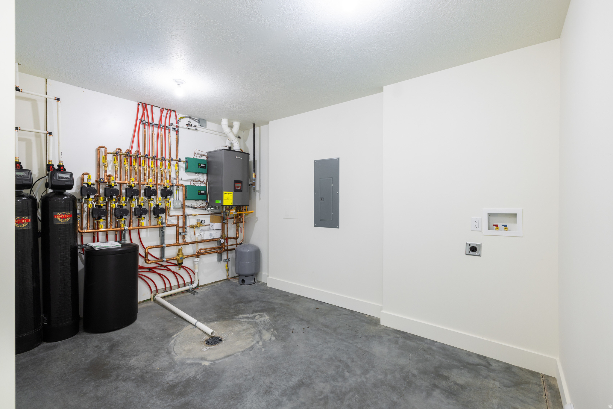 PINE MEADOWS - Residential