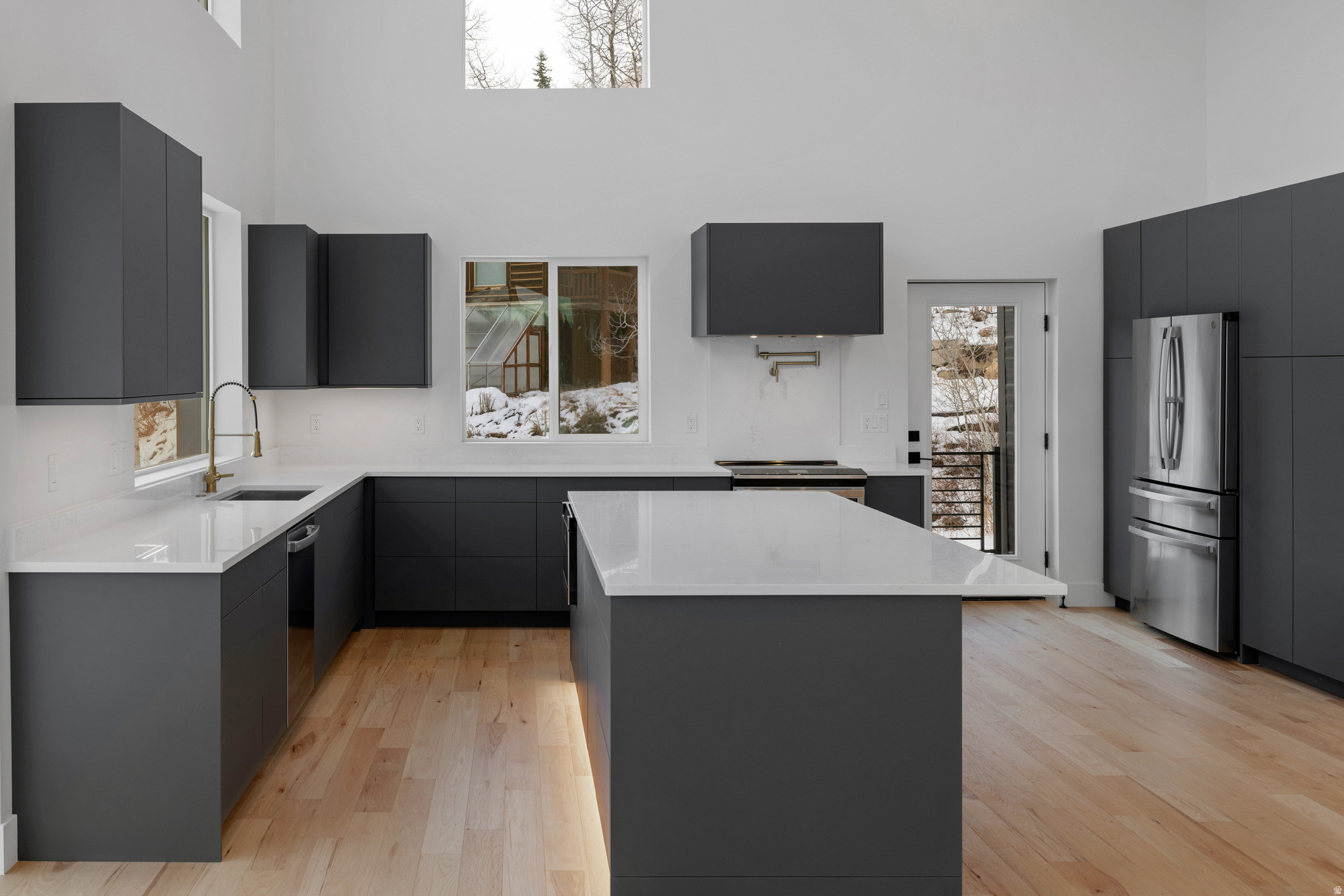 PINE MEADOWS - Residential