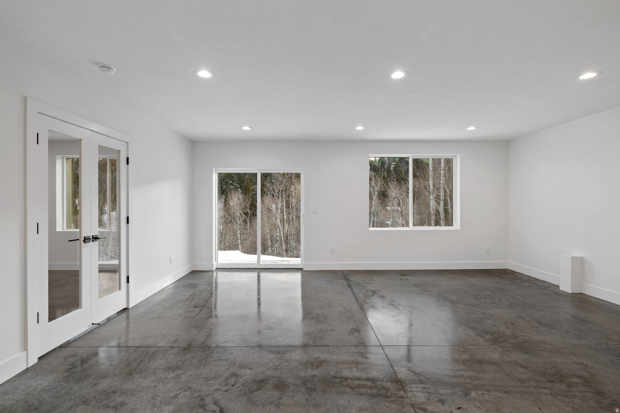 PINE MEADOWS - Residential