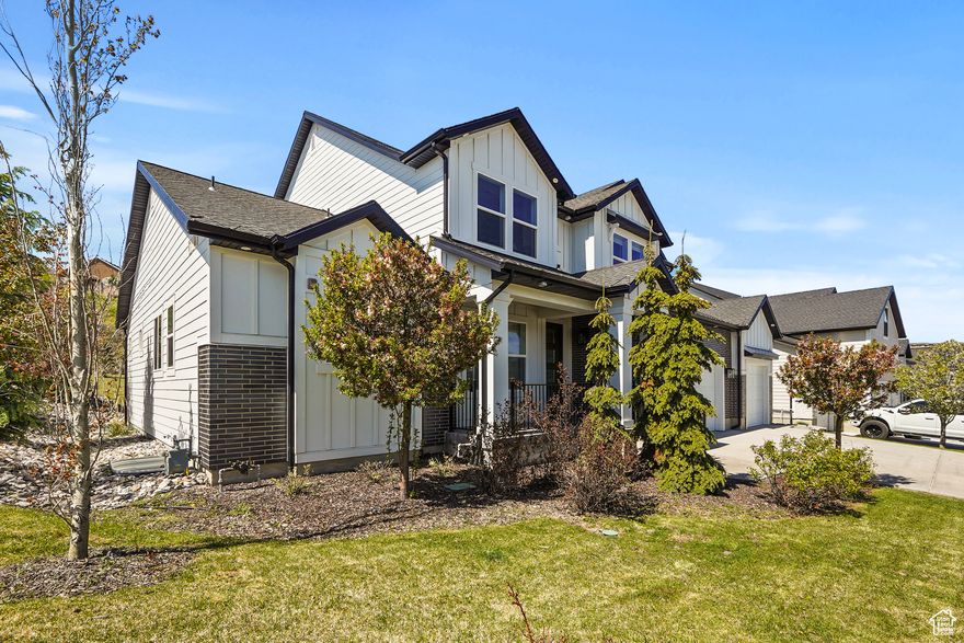 Stunning 5-bed luxury home, fully furnished, turn-key ready. Showcases a breathtaking spa-like master shower, top-tier finishes, and a private mother-in-law apartment with a separate basement entrance. Currently used as a nightly rental in high demand.