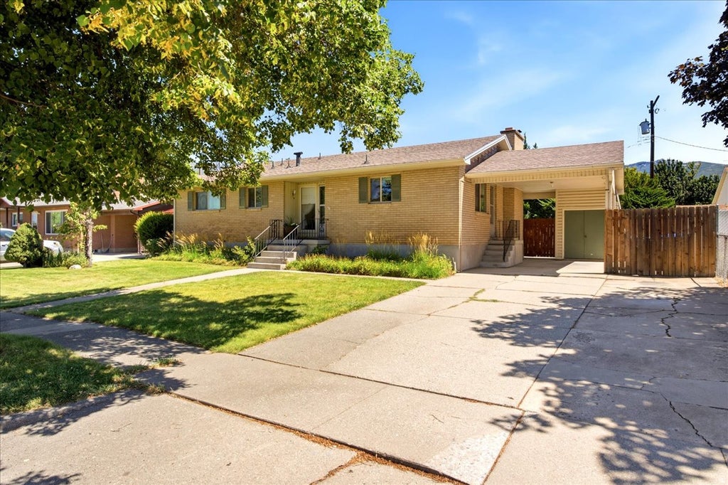 Photo of 920 N 325 W, Bountiful, UT 84010 (MLS # 2179386)