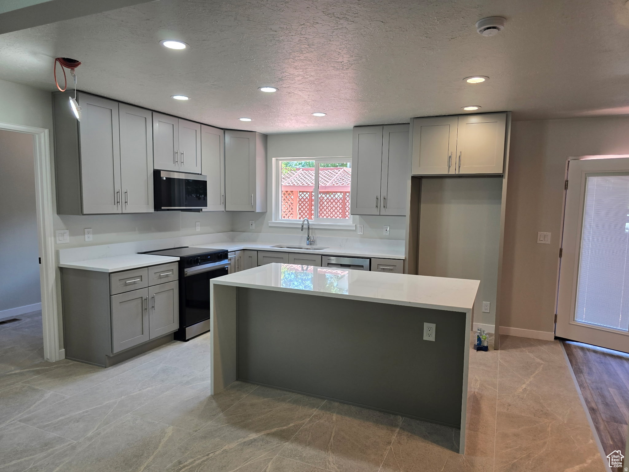 WILLOW CREEK TERRACE #4 - Residential