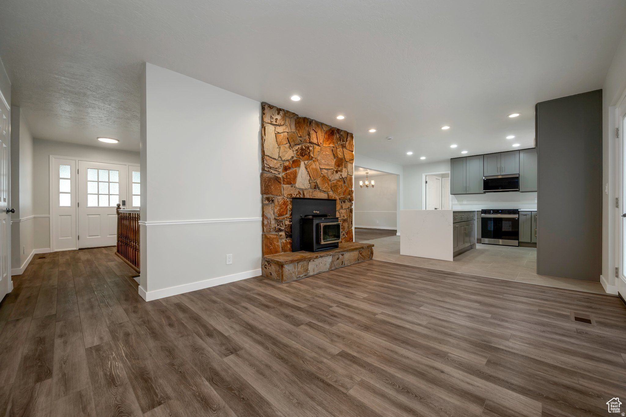 WILLOW CREEK TERRACE #4 - Residential