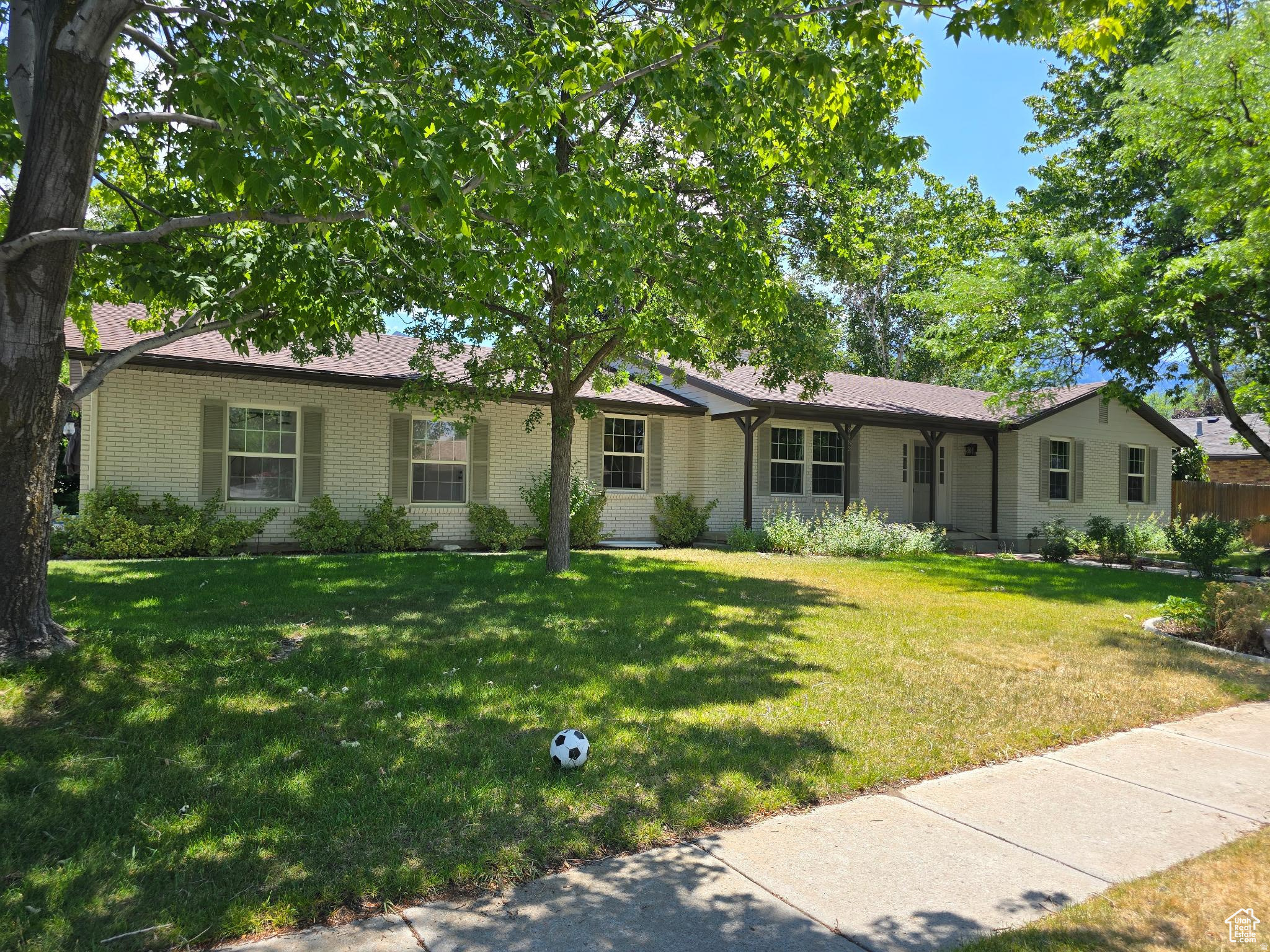 WILLOW CREEK TERRACE #4 - Residential