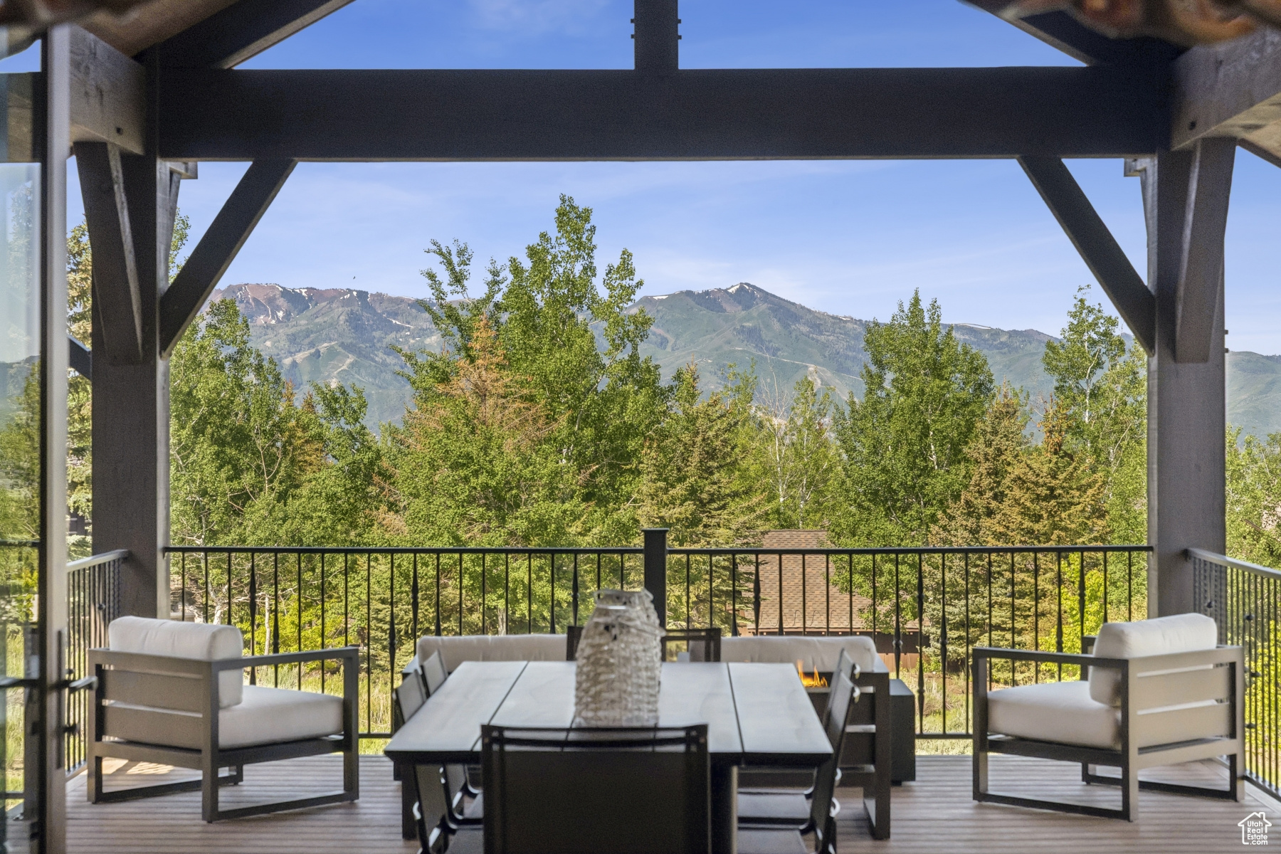 Park City, Utah 84098, United States, 5 Bedrooms Bedrooms, ,4 BathroomsBathrooms,Residential,Pending,146273